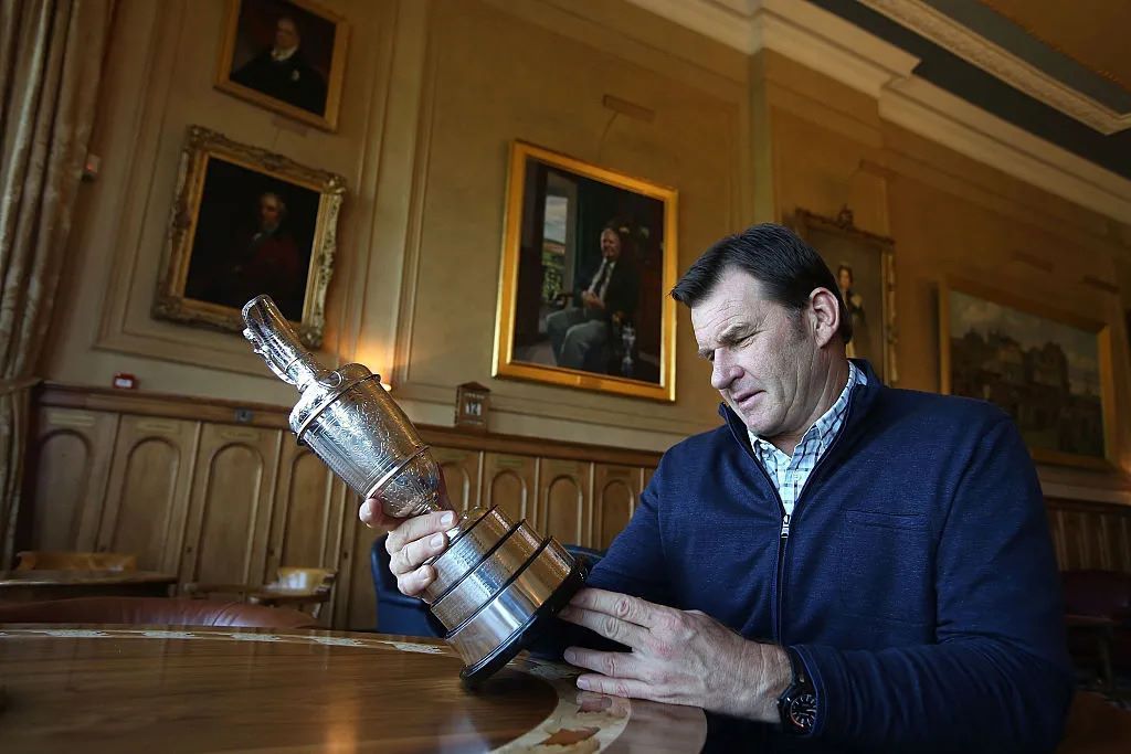 Claret Jug omdat de rode champions belt weggegeven was - Blog