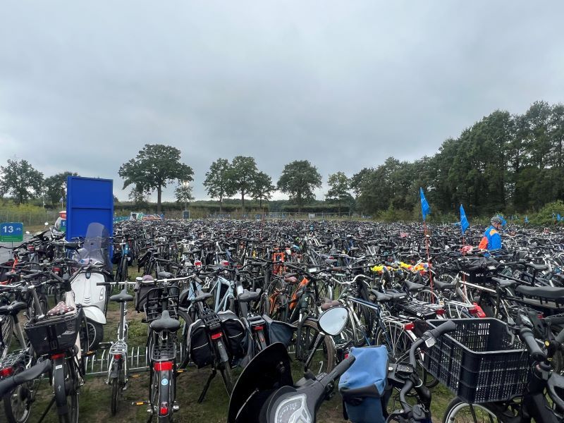 In Nederland kom je met de fiets