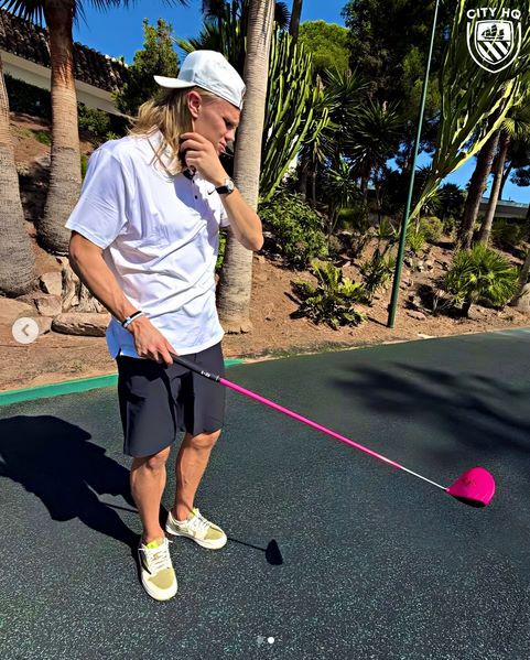 Erling Haaland happy met cadeau van Bubba Watson - Blog
