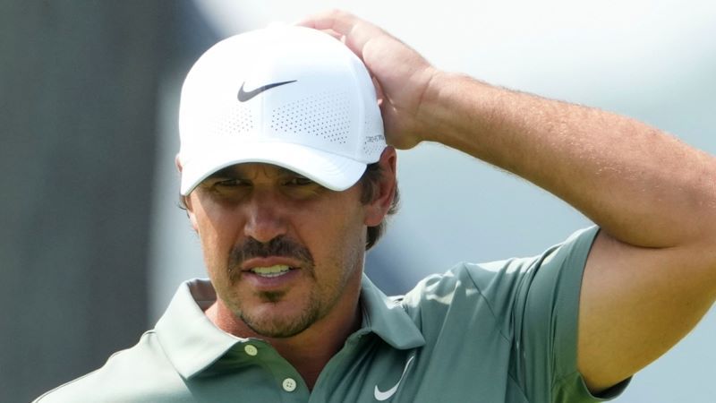 Brooks Koepka helemaal weer in de armen gesloten