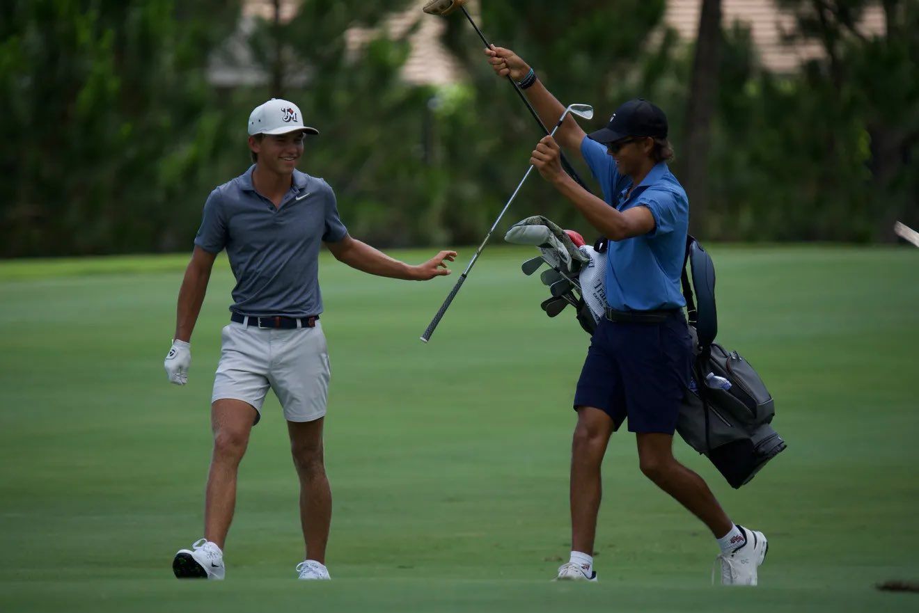 Gaat Charlie Woods maat Miles Russell ook in de US Open cadieën? 