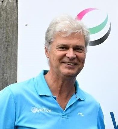 Piet Vandenbussche slaagt als golfarchitect - Blog