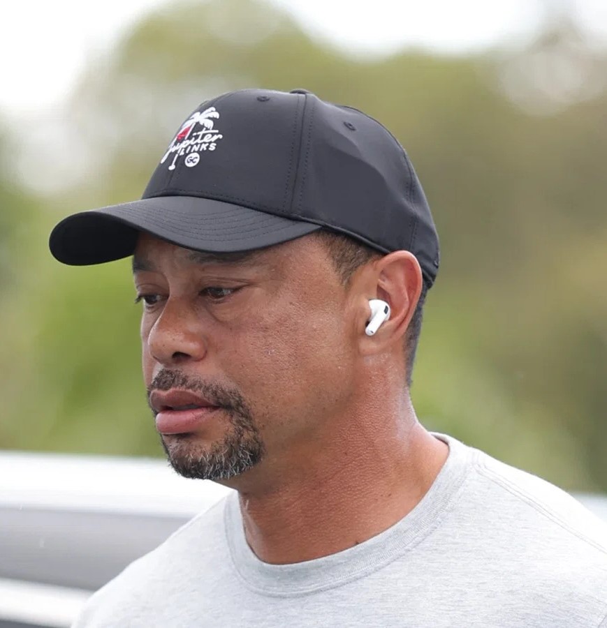 Tiger Woods plant terugkeer naar de USA