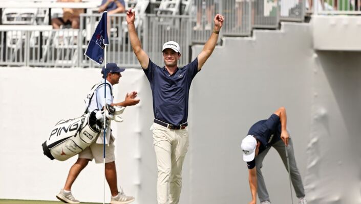 Adrien Dumont de Chassart, spectateur lors d'un trou en un