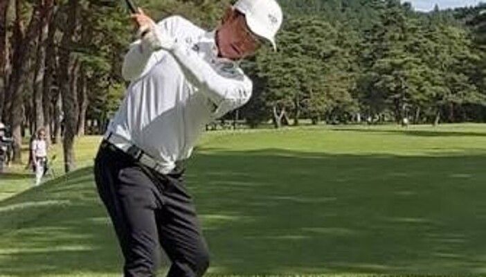 Kota Kaneko en zijn “no look swing”