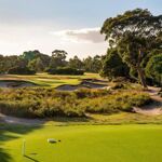 Rory McIlroy schoffeert Royal Melbourne wat