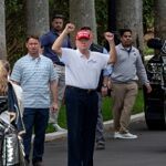 Donald Trump speelt nooit een rondje alleen…